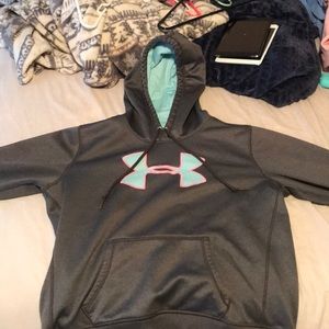 Gray under armor sweatshirt